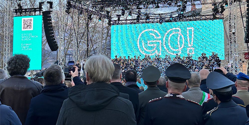 Inaugurazione Nova Gorica Gorizia Capitale Europea della Cultura 2025 – fuochi d’artificio durante la cerimonia di inaugurazione Inaugurazione della manifestazione GO!2025 con la performance di un corpo bandistico
